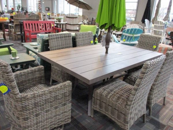 outdoor dining table and chairs